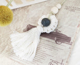 Praying Tassel White